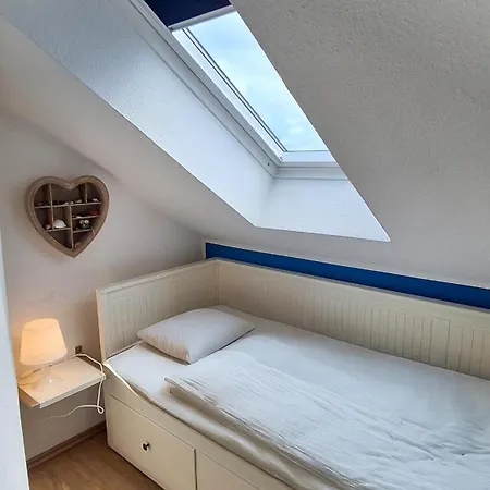 Apartamento Haus Moewennest Kiek Op De Toorns *